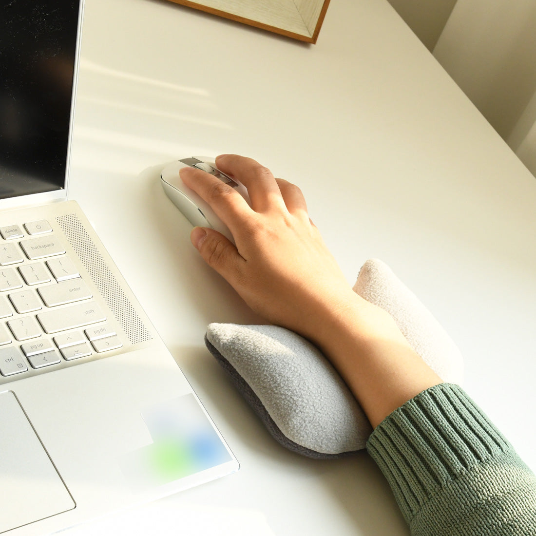 Ergonomic Mouse Wrist Rest for Desktop and Laptop, Bean Bag Wrist Support for Typing, Relief Wrist Pain
